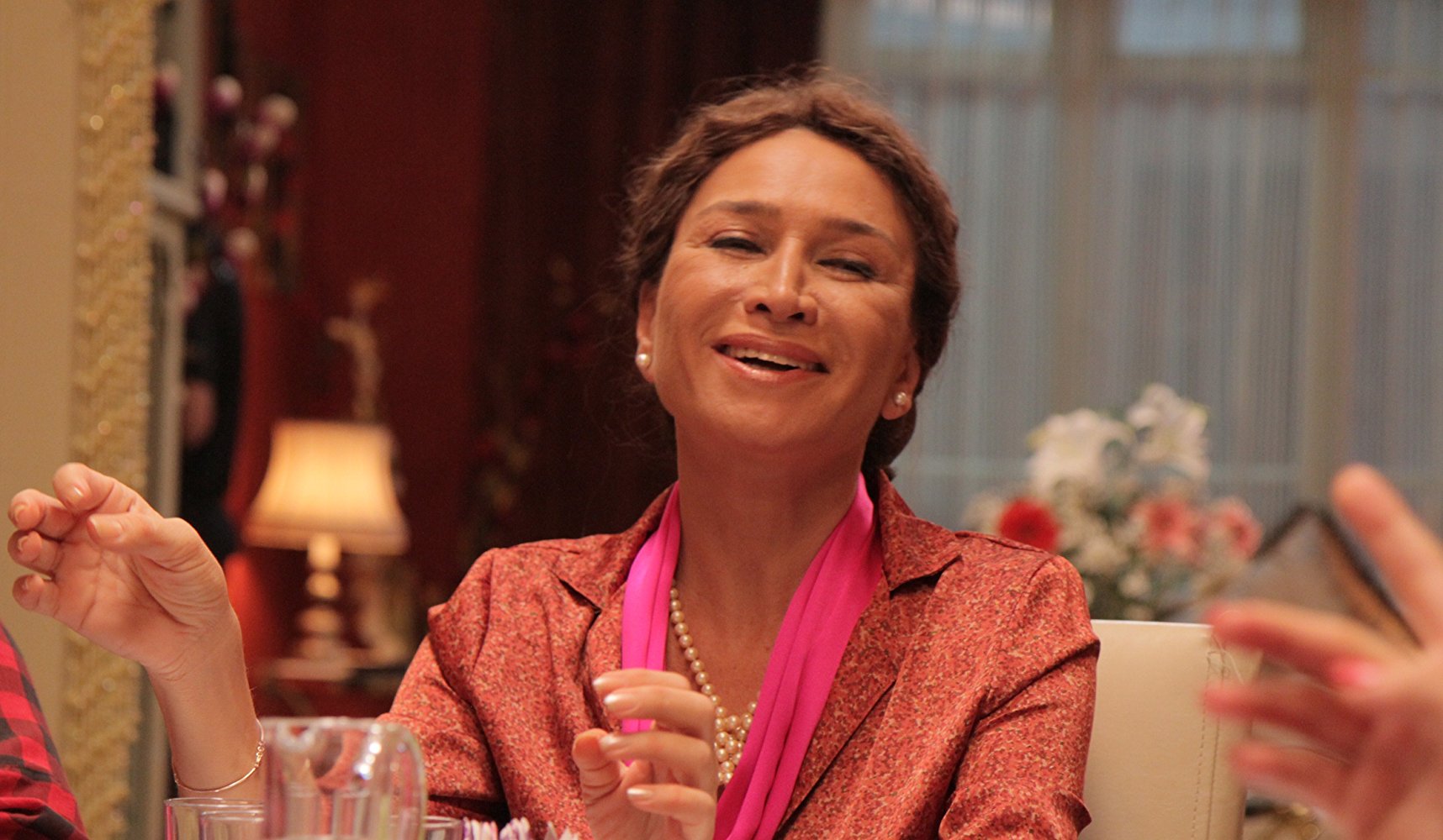 迪米·阿克贝的写真-内容不清楚，转自IMD...