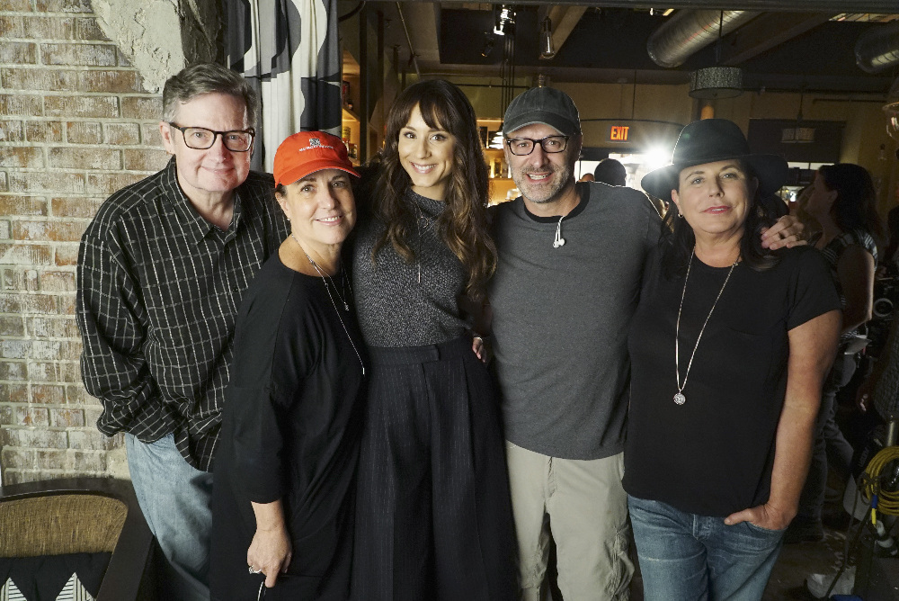 罗杰·昆宝的写真-Troian Bellisario, Lisa...