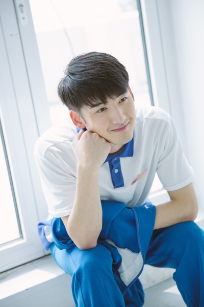 陈鹏万里的写真