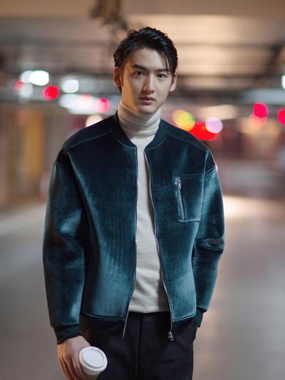 陈鹏万里的写真