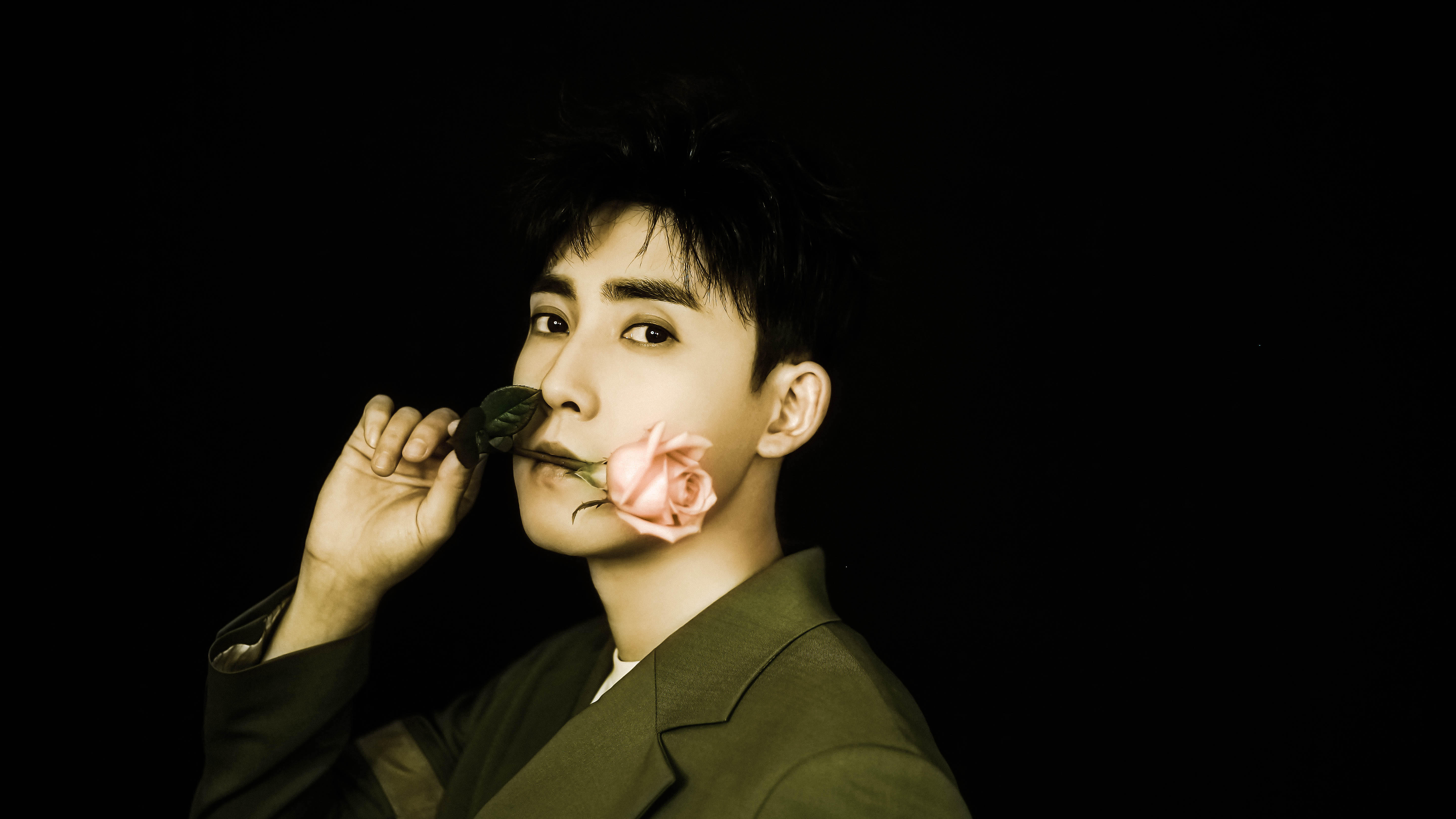 张睿的写真-上传者：@有糖宣传社