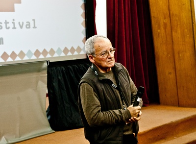 尼古拉·默尔吉内亚努的写真