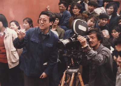 谢飞的写真-1983年谢飞于摄影师...