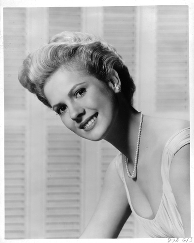 梅茜·珐玛的写真