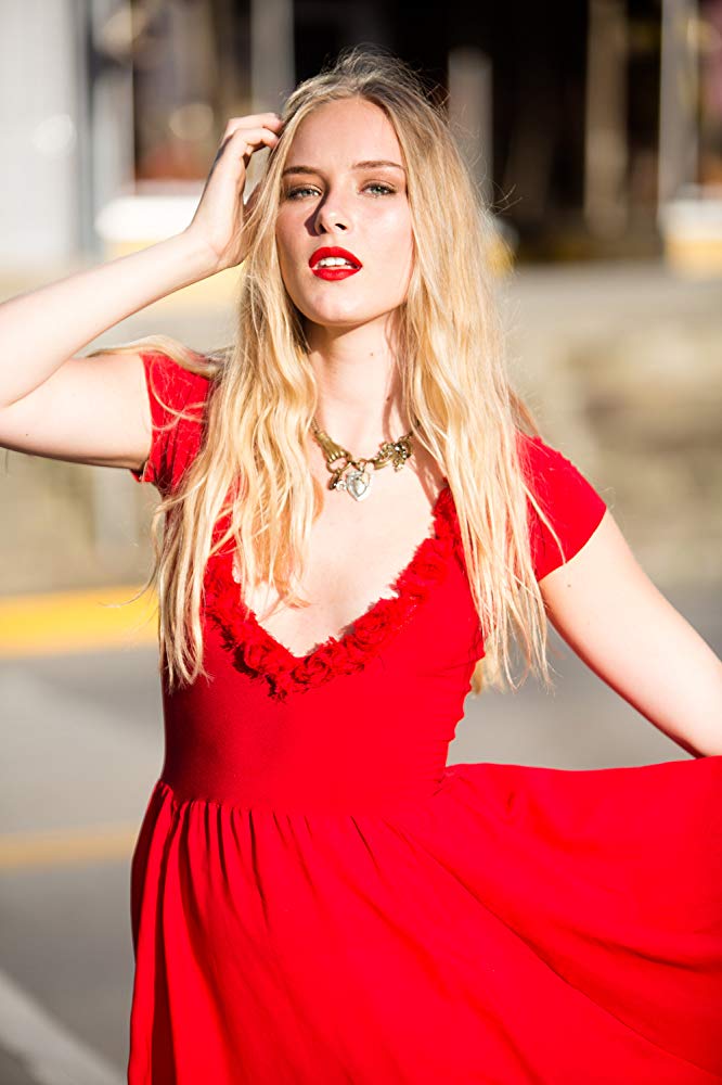 艾玛·贝洛米的写真