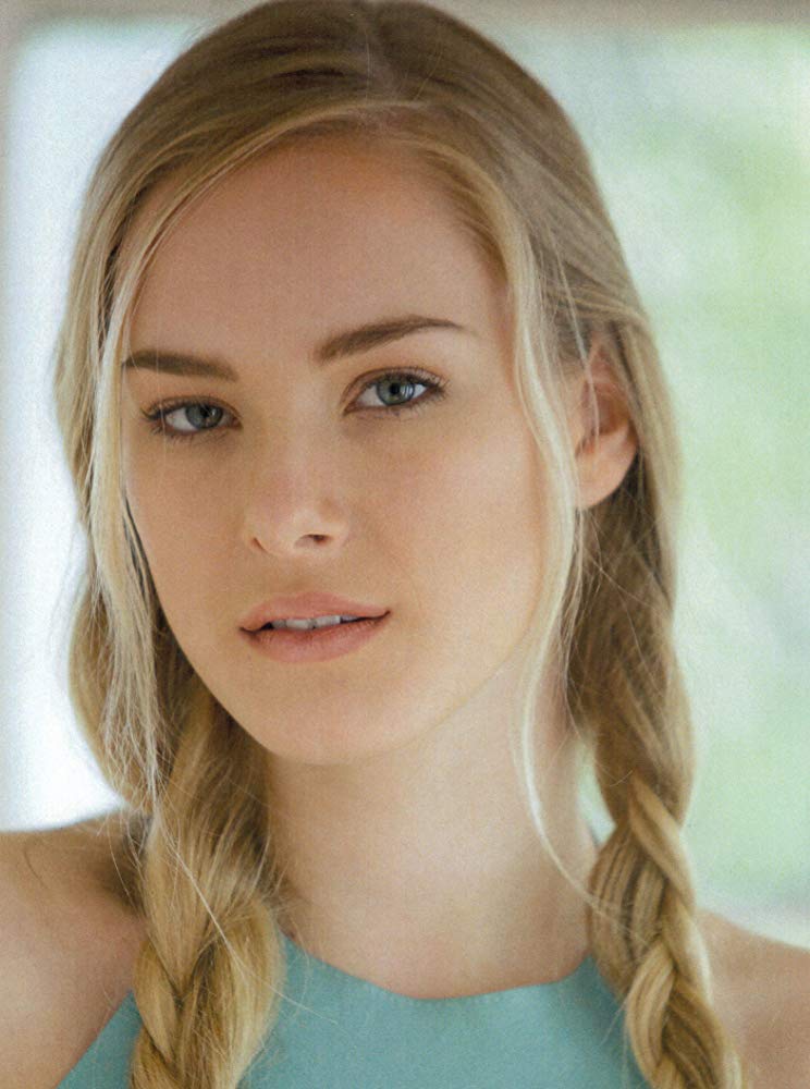 艾玛·贝洛米的写真