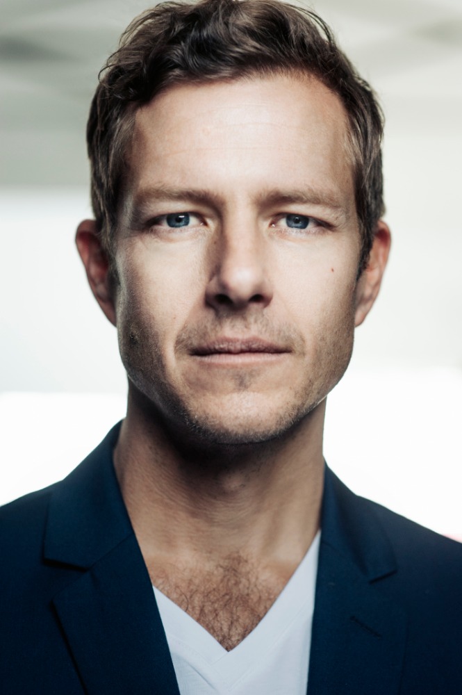 克莱德·伯宁的写真