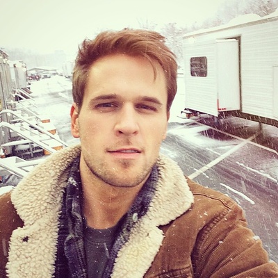 丹·安博尔的写真