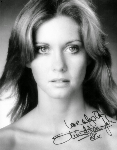 奥莉维亚·纽顿-约翰的写真