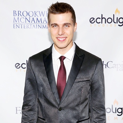 科迪·林雷的写真