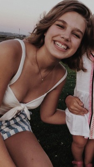 蒂根·克罗夫特的写真-小妹妹，快点去吧衣服...