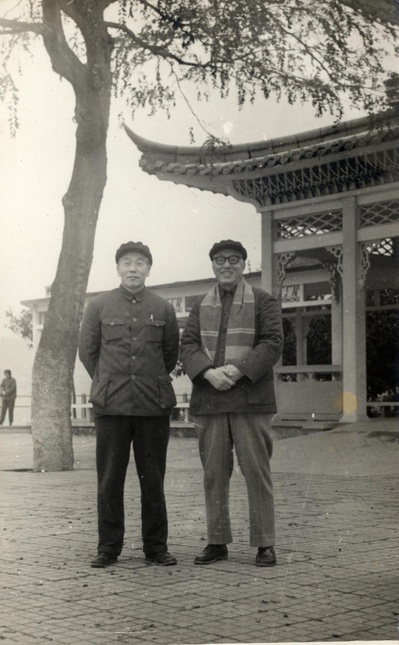 黄祖模的写真-黄祖模和恩师张骏祥合...