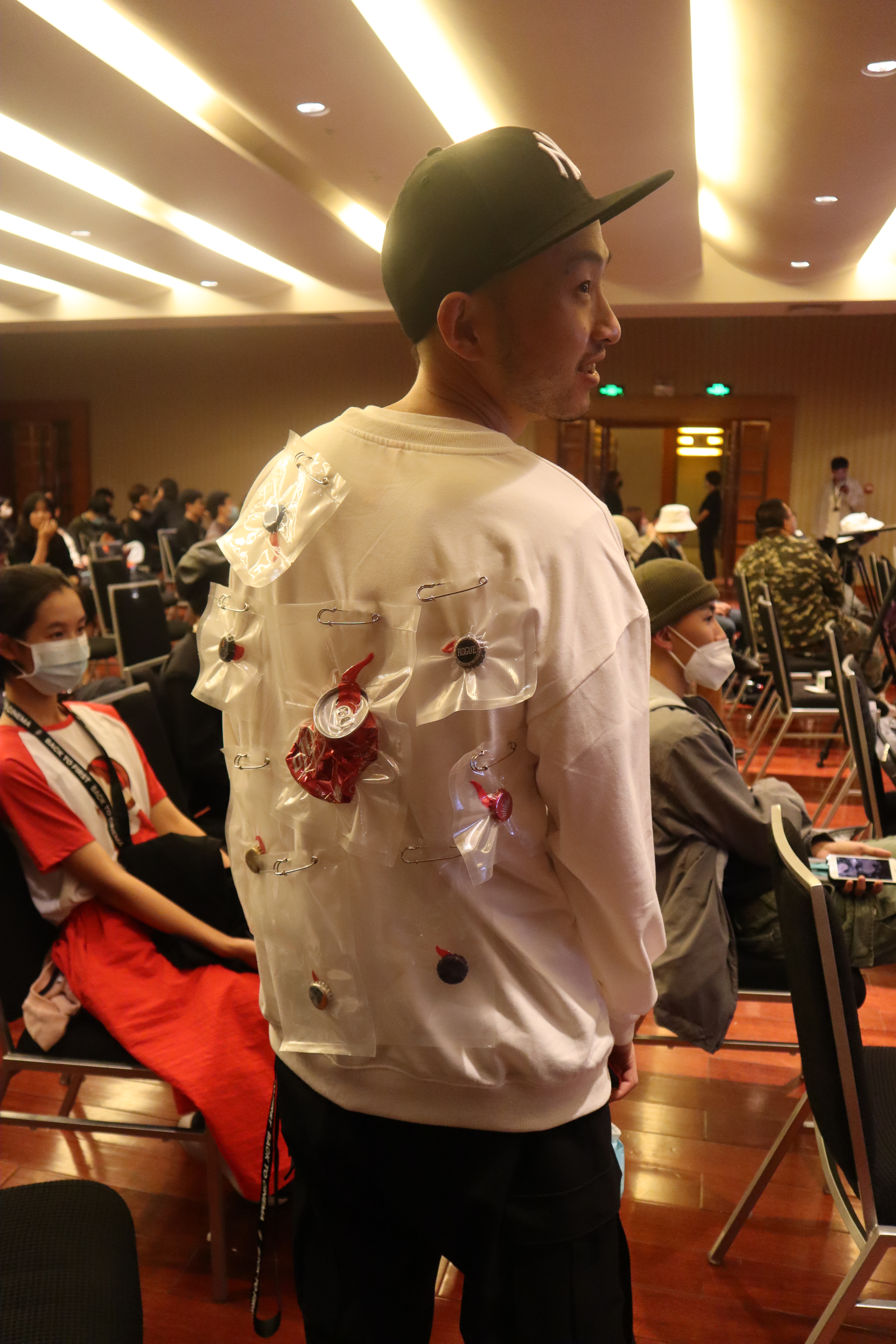 周圣崴的写真-WAI X 瓶盖虫