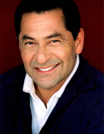 迈克·戈麦斯的写真