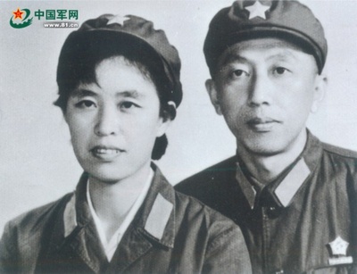 阎肃的写真-阎肃与妻子李文辉