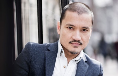 乔恩·琼·布里恩斯的写真