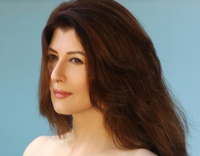 桑格塔·比拉尼的写真