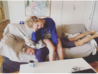 乔什·迪伦的写真-ins -Josh Dylan with L...