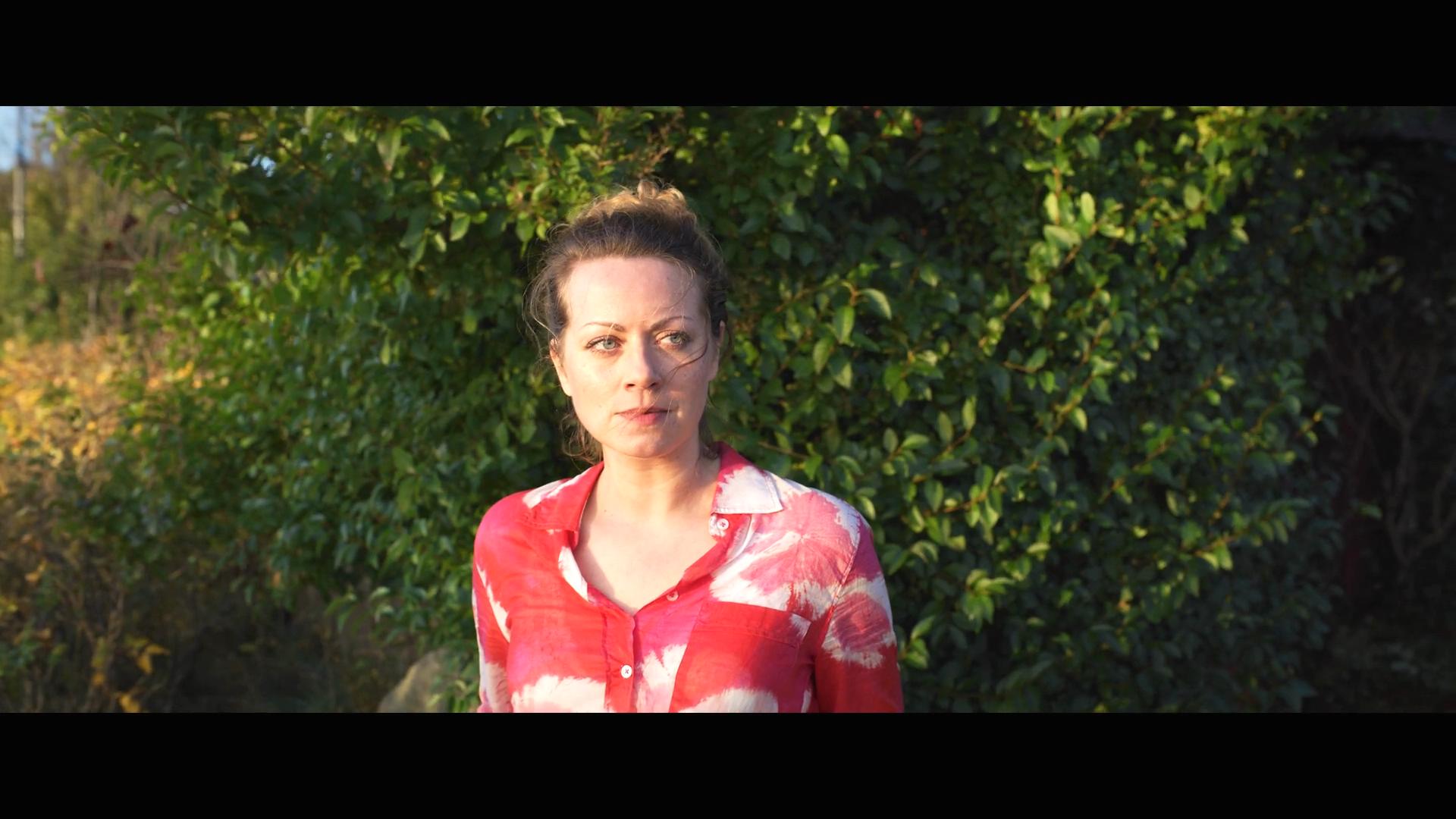 爱丽丝·德维尔的写真-Schwarze Insel (2021...