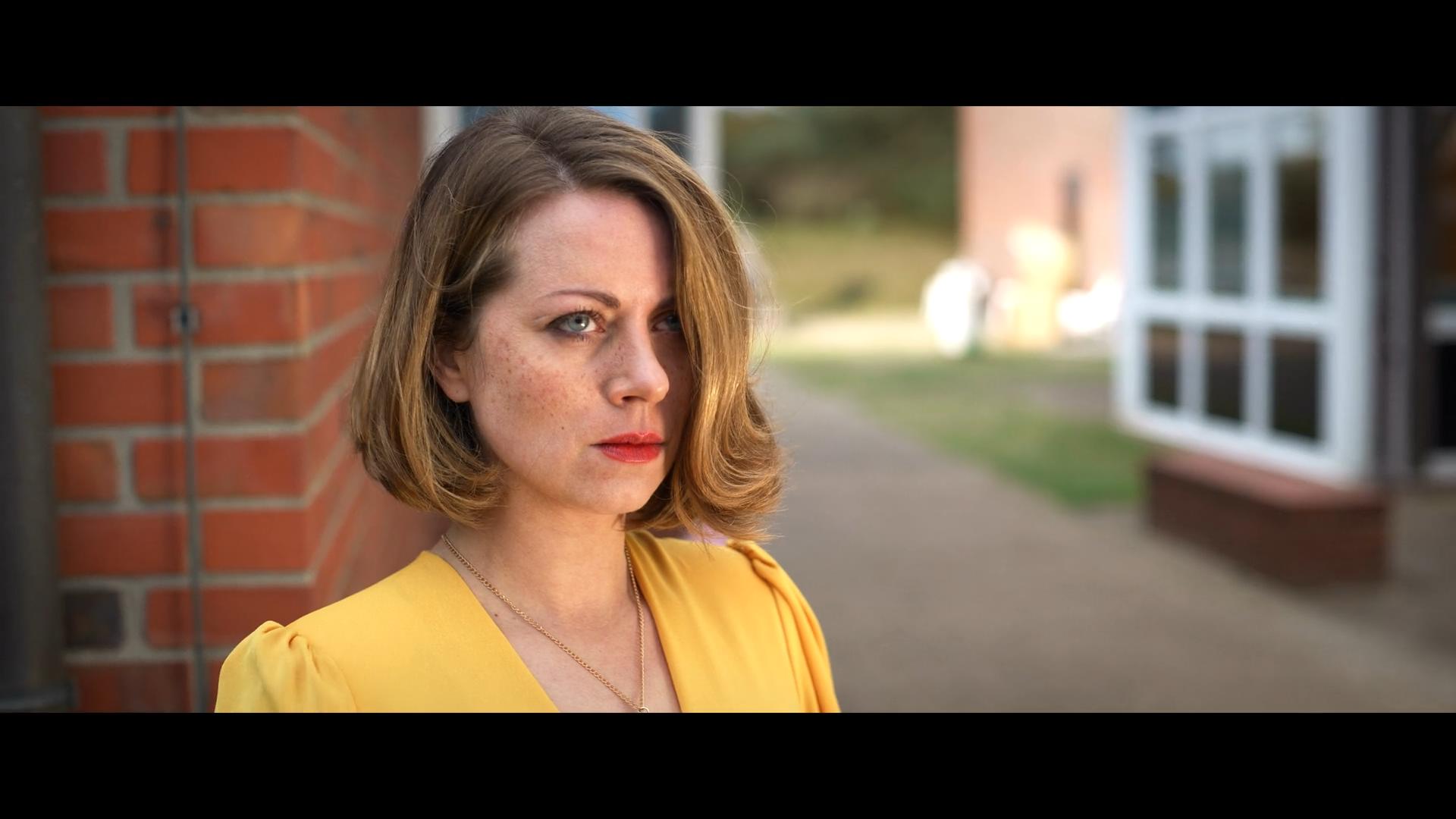 爱丽丝·德维尔的写真-Schwarze Insel (2021...