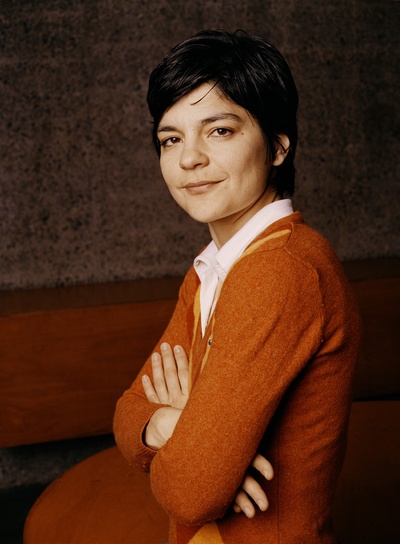 贾思敏·塔巴塔拜的写真