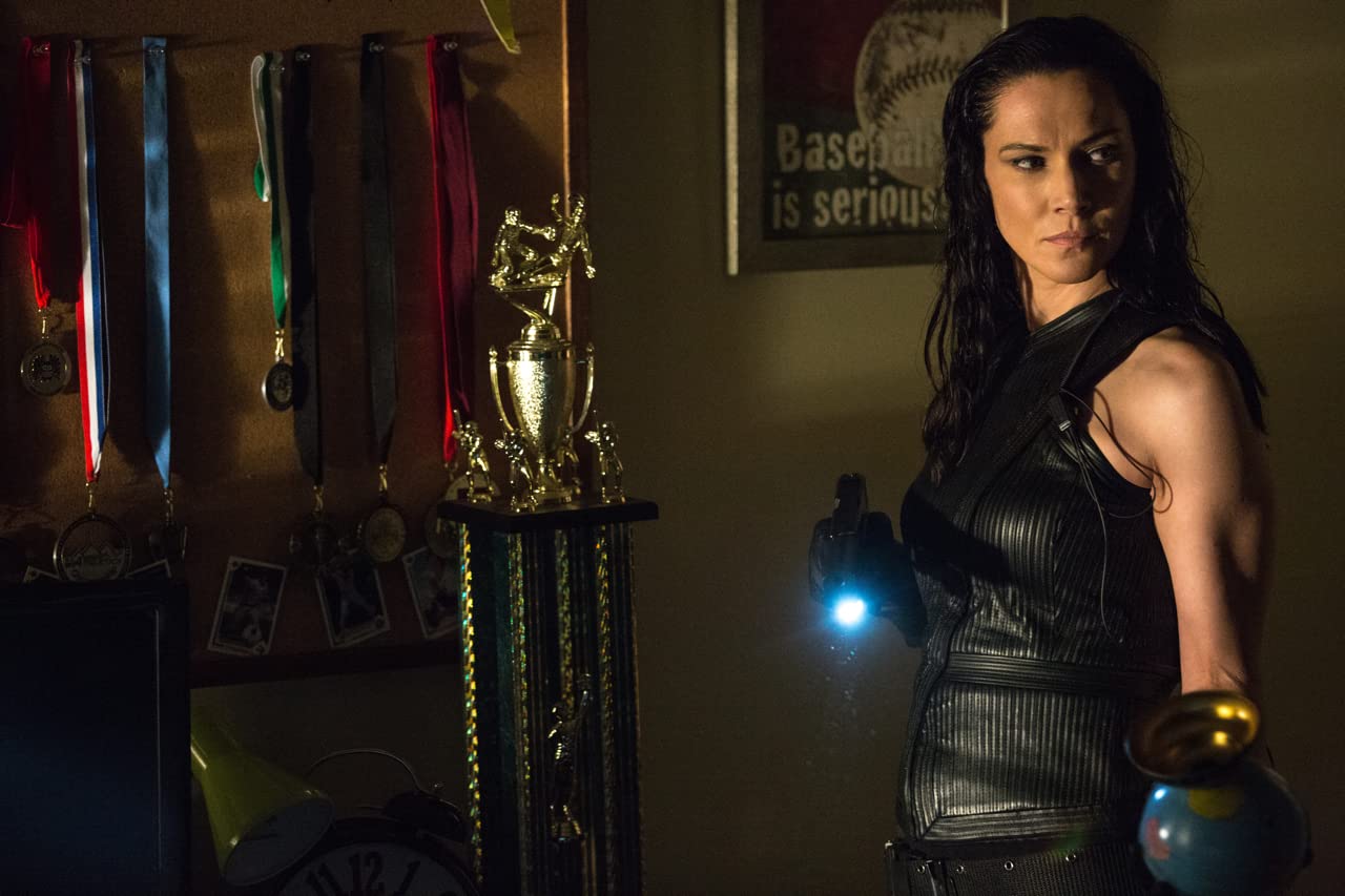 凯拉·扎戈尔斯基的写真-Home Invasion（201...