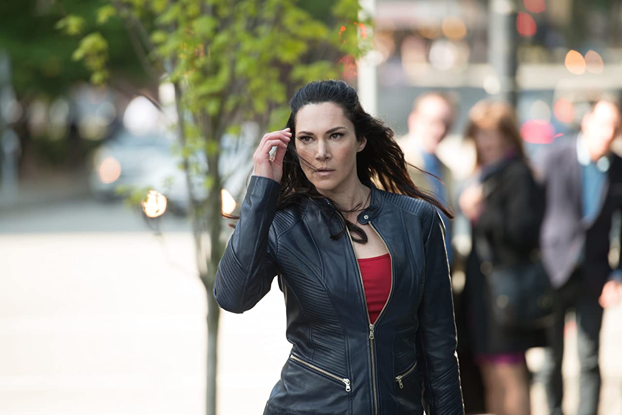 凯拉·扎戈尔斯基的写真-《Continuum》