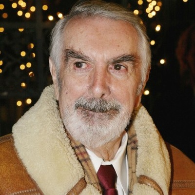 米罗·奥西的写真