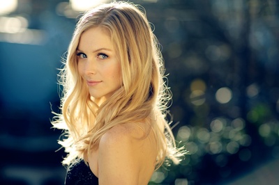 米兰达·亨妮莎的写真