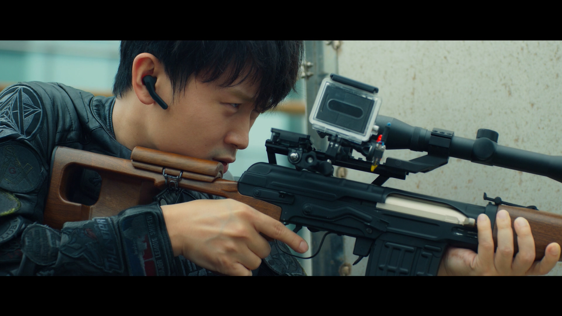 凌文龙的写真-《拆彈專家2》