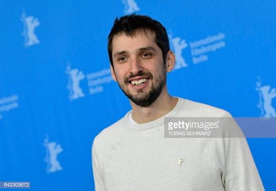 米尔卡·波斯泰尔尼库的写真