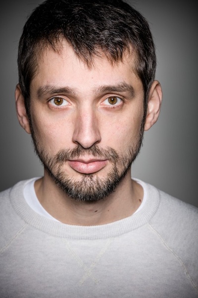 米尔卡·波斯泰尔尼库的写真