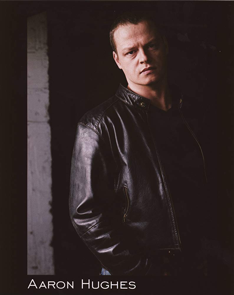 阿隆·休斯的写真