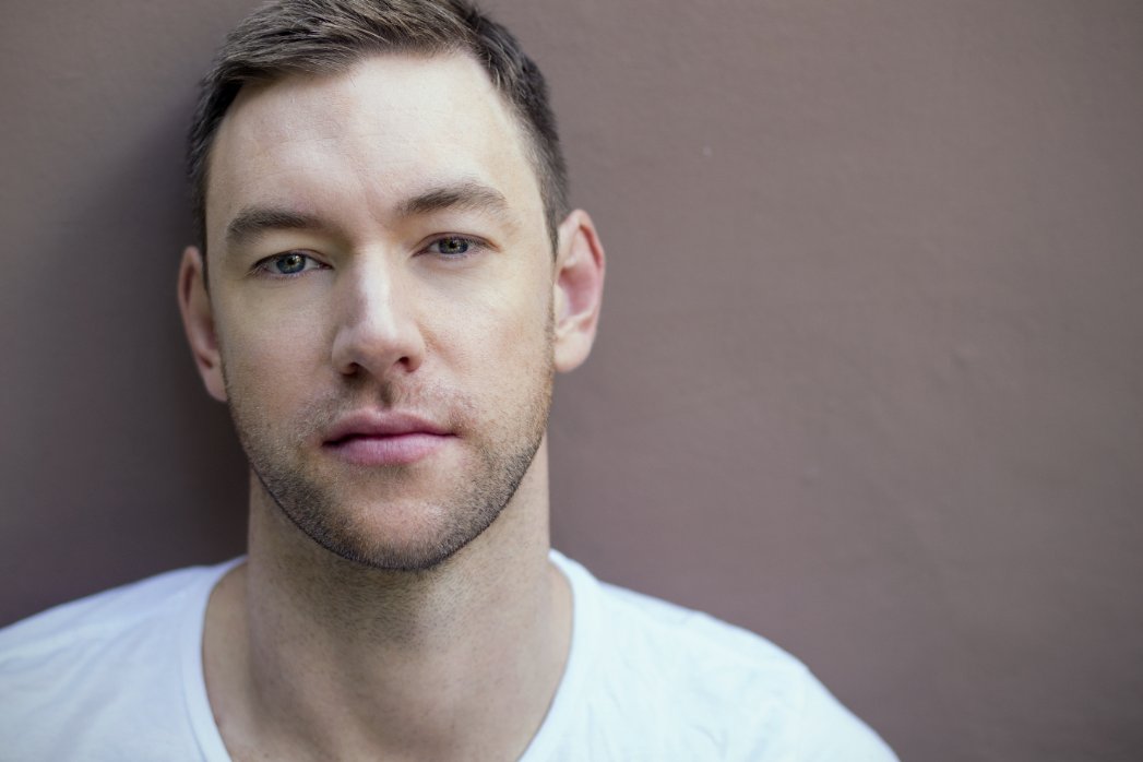 李·琼斯的写真