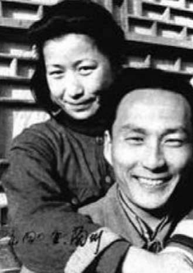 黄晨的写真-黄晨、郑君里夫妇