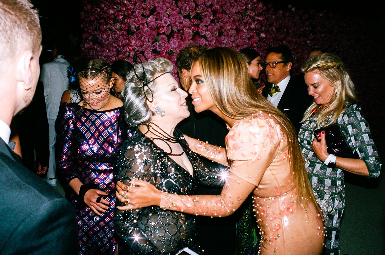 贝特·米德勒的写真