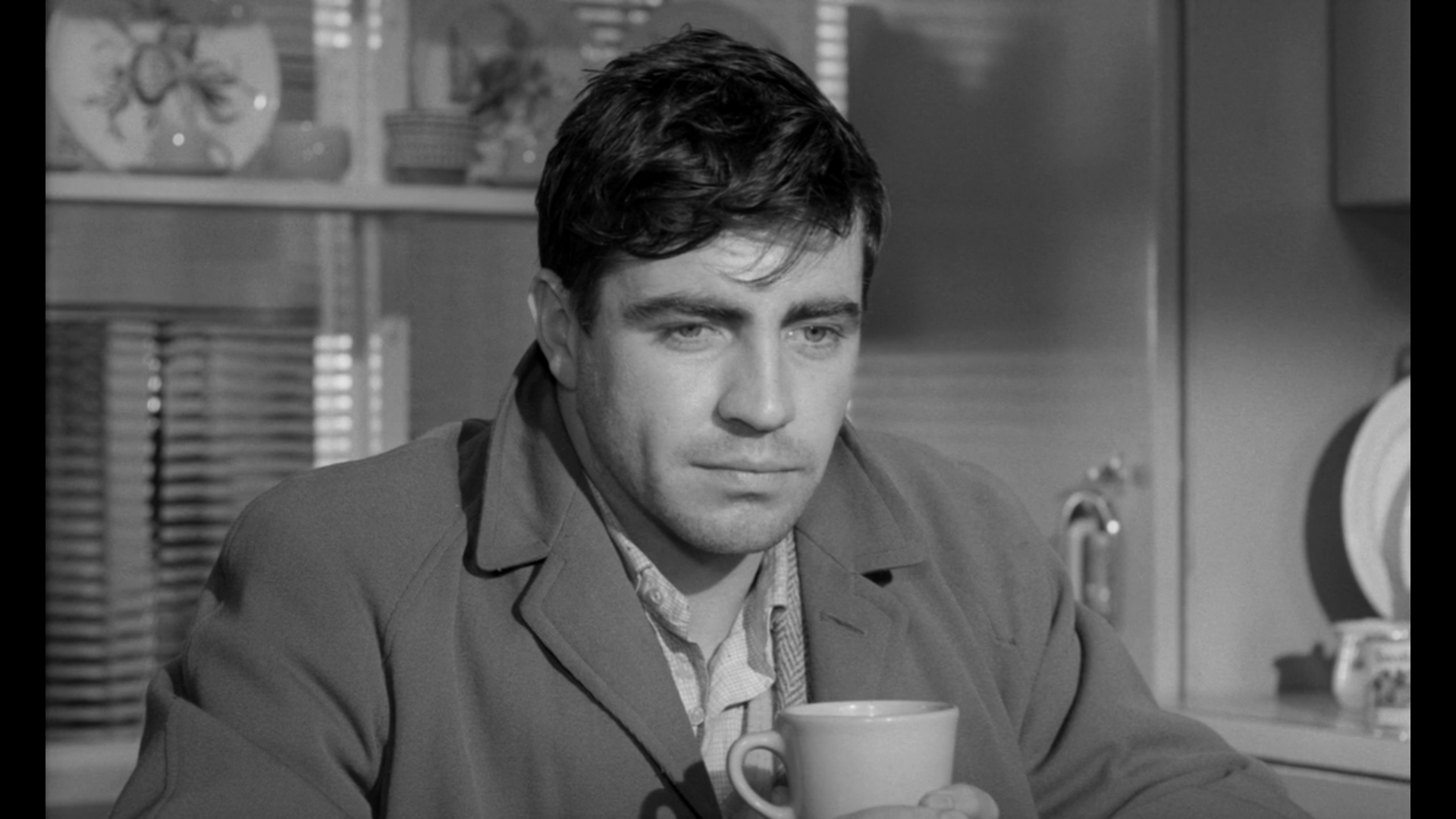 阿兰·贝茨的写真-A kind of loving