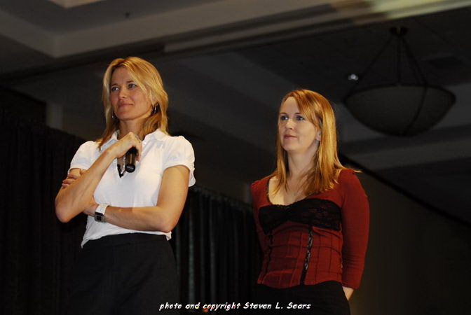 蕾妮·奥康纳的写真-Lucy Lawless&René...