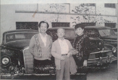 李前宽的写真-著名导演李前宽（左）...