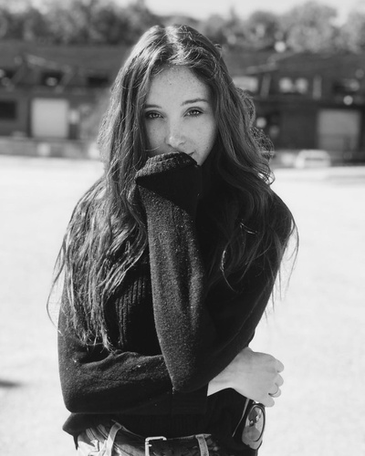 考特尼·迪茨的写真