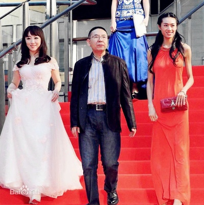 童江南的写真-携演员参加东京国际电...