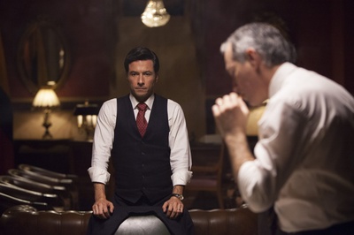 劳尔·门德兹的写真-西装真的好帅