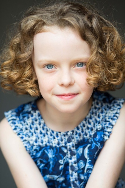 霍纳·妮芙茜的写真