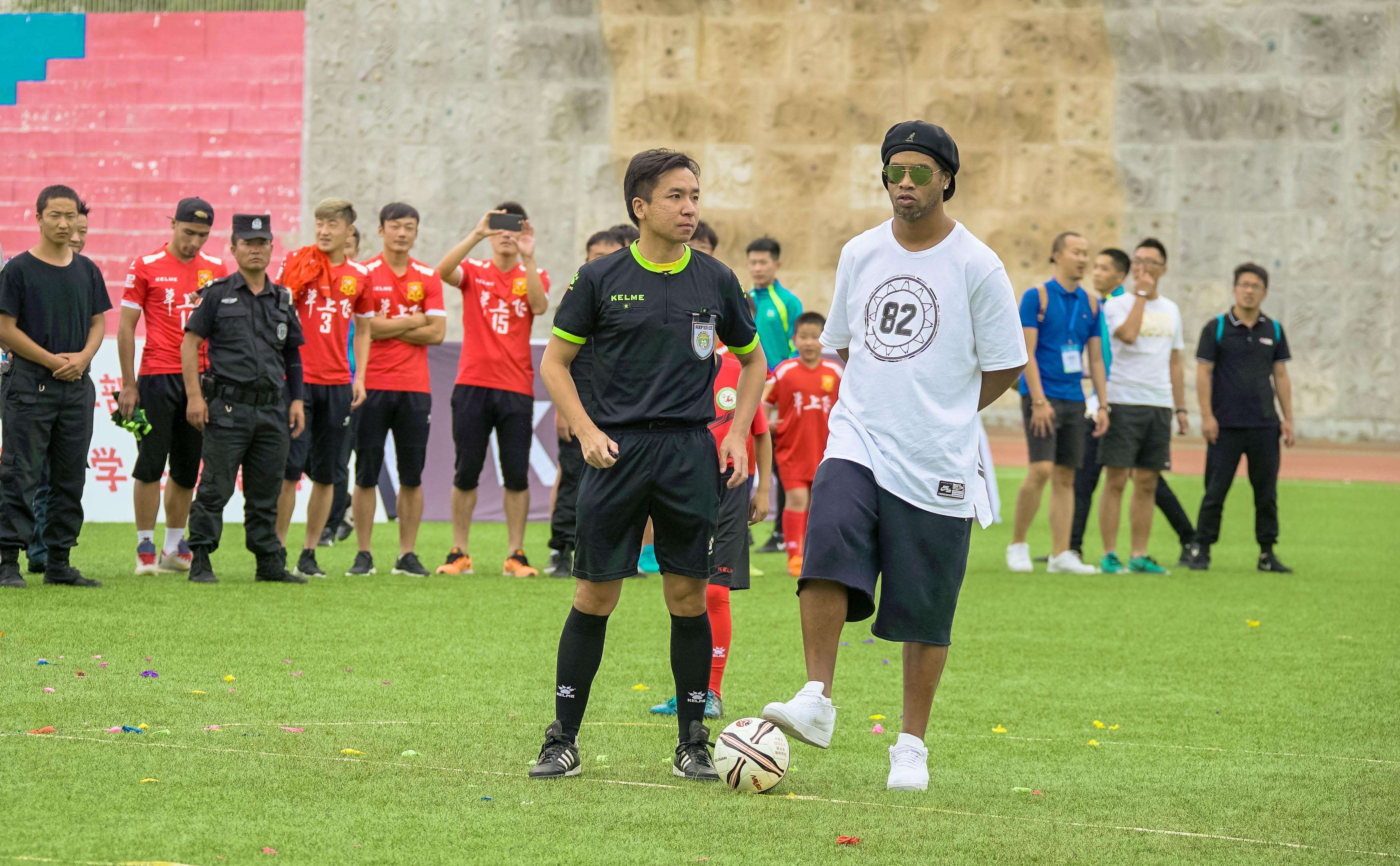 罗纳尔迪尼奥的写真-2017年包头市首届草...