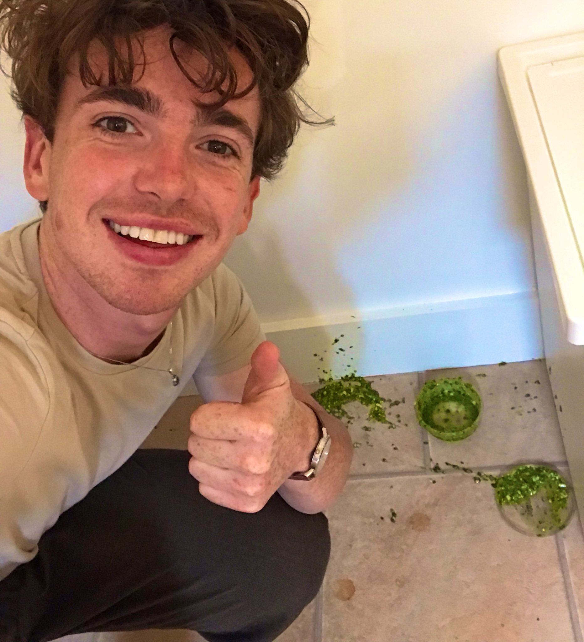 劳利·基纳斯顿的写真