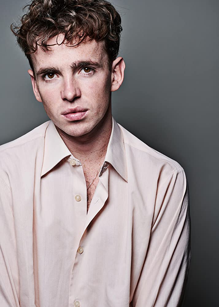 劳利·基纳斯顿的写真