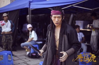 张旭洲的写真-《金装少年唐伯虎》