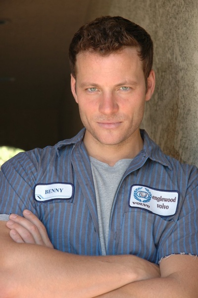 迈克尔·罗德里克的写真