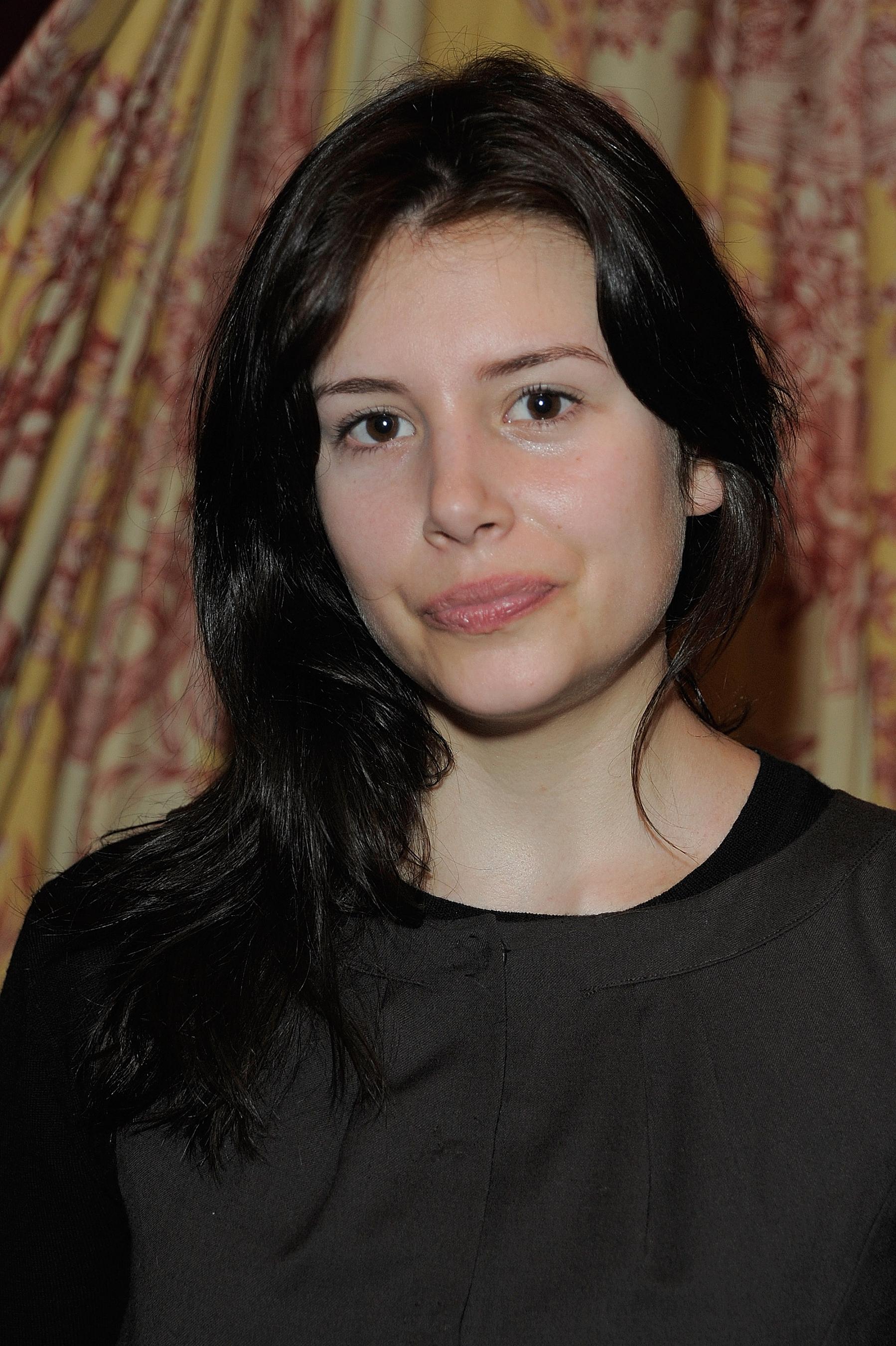 露易丝·莫诺特的写真