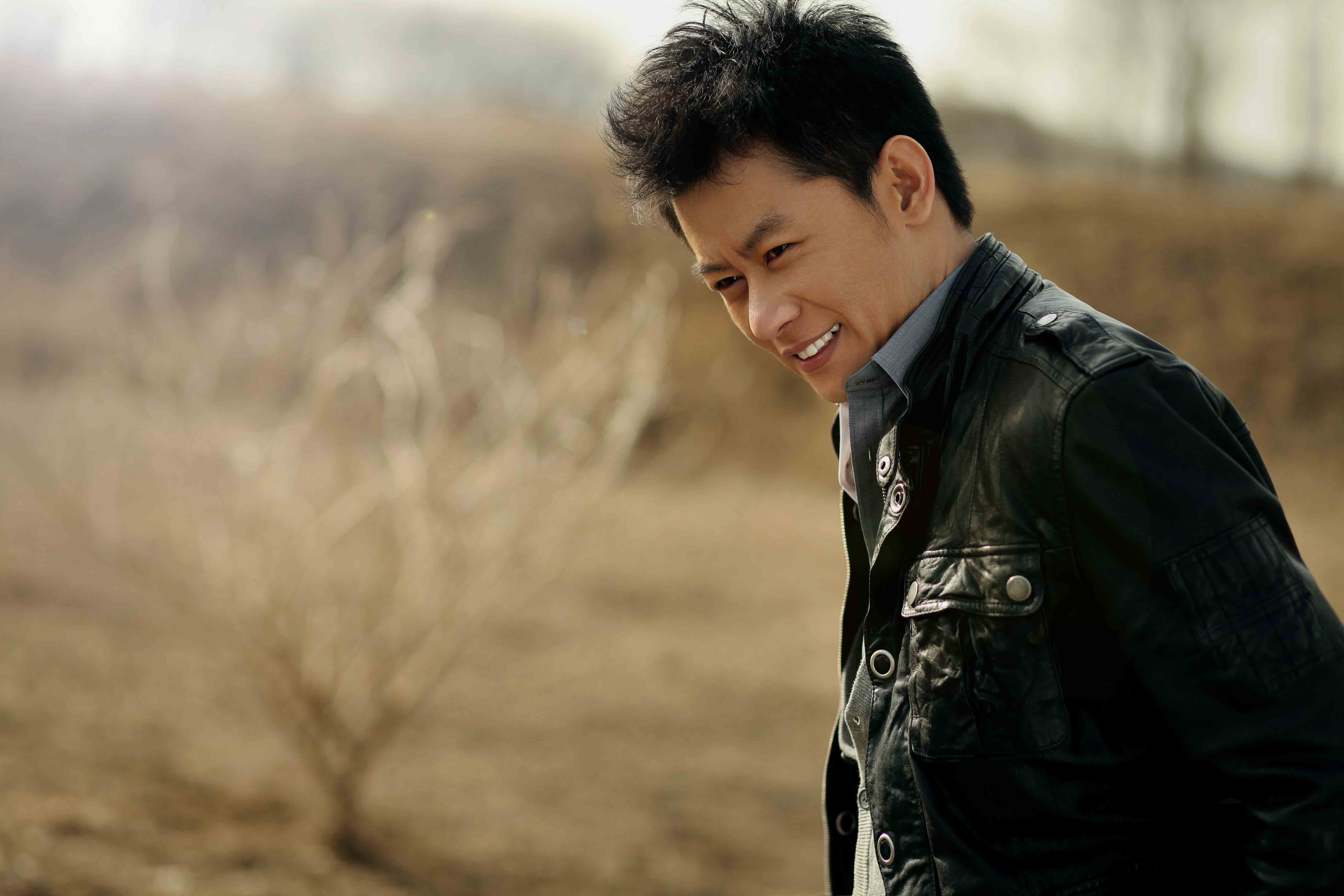 李健的写真-李健写真